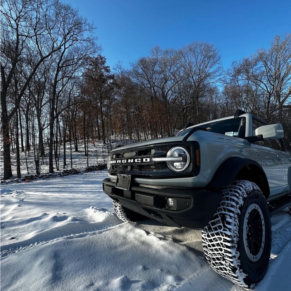 Ford Bronco in Sleek Gray